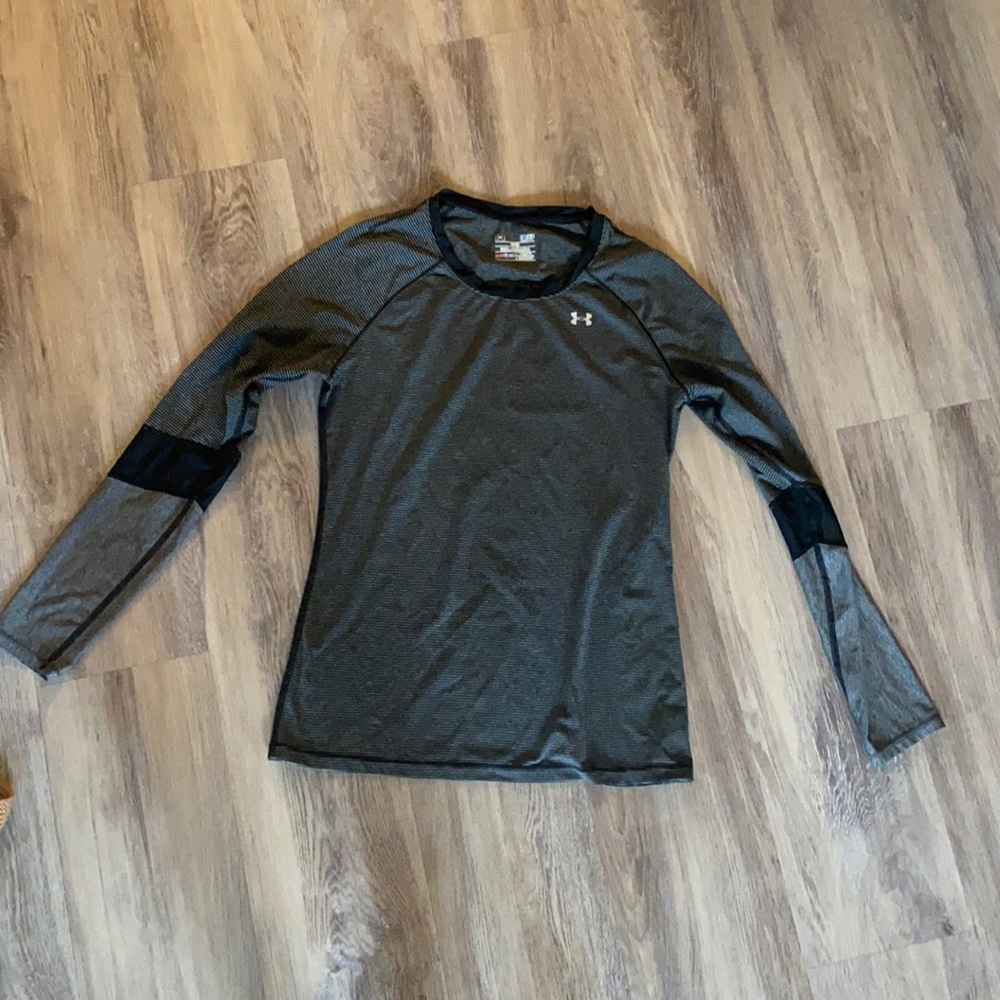 Fitted heat gear under armour shirt